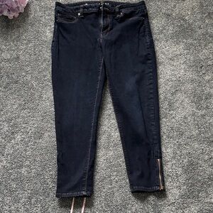 Women's dark blue denim Crop Jeans. Sz 10. WHBM